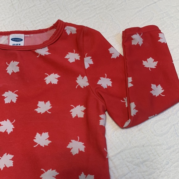 12-18m (6/$20) Maple Leaf Rashguard Top by Old Navy - Picture 5 of 14
